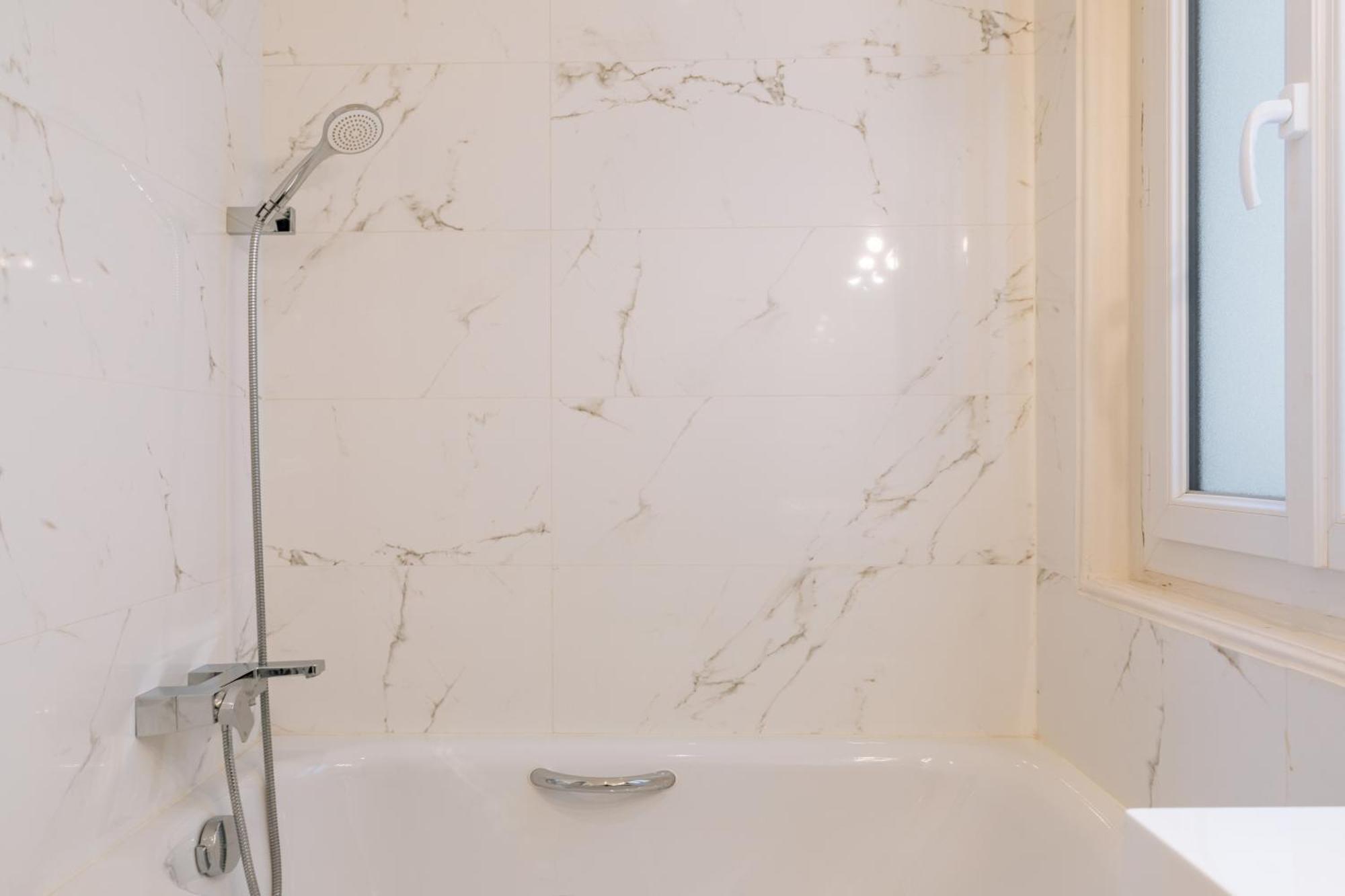 Appartement Stylishly Decorated 2bd Montmatre!