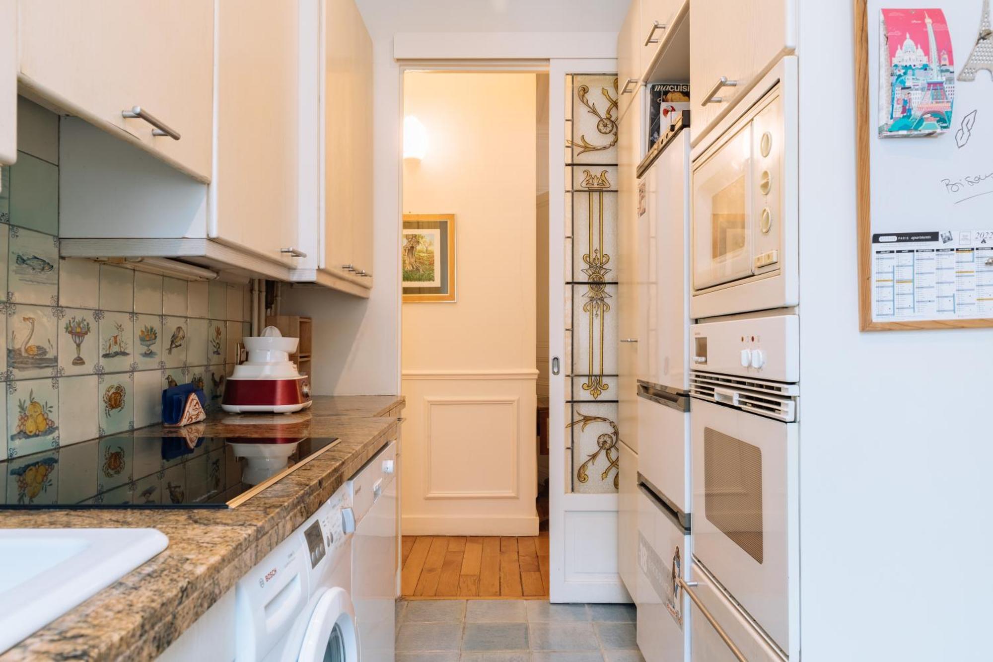 Stylishly Decorated 2bd Montmatre! Appartement