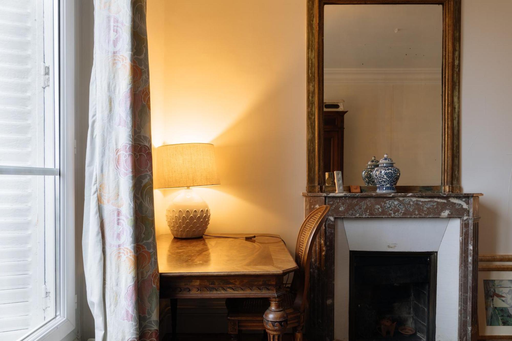 Stylishly Decorated 2bd Montmatre! Parijs