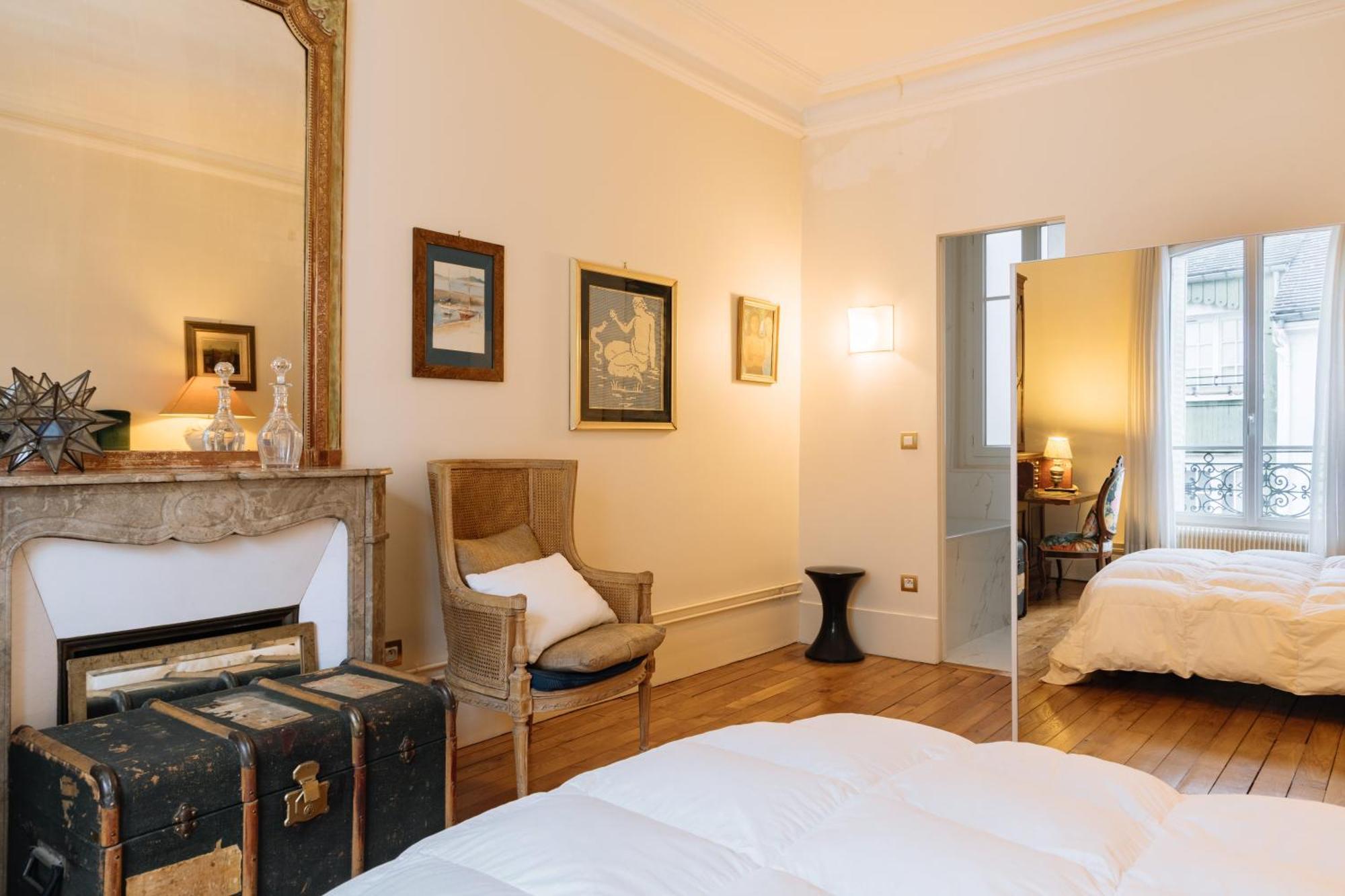 Stylishly Decorated 2bd Montmatre! * Parijs