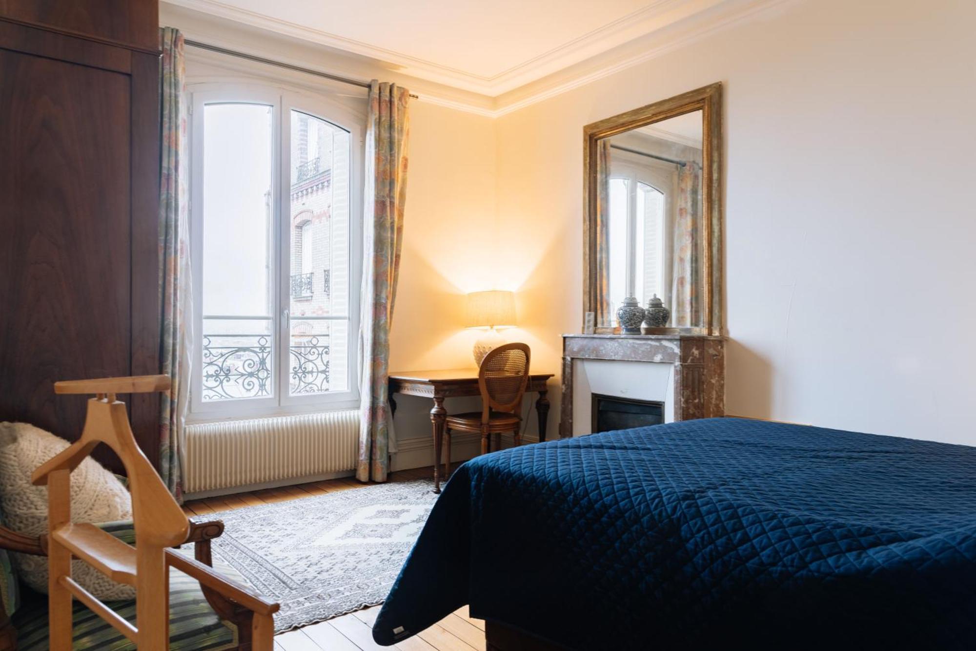 Stylishly Decorated 2bd Montmatre! Appartement Parijs