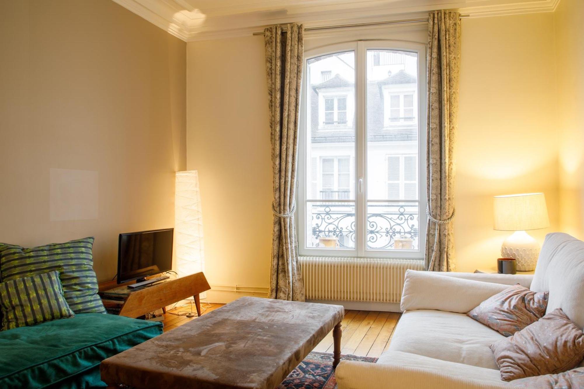Stylishly Decorated 2bd Montmatre! * Parijs